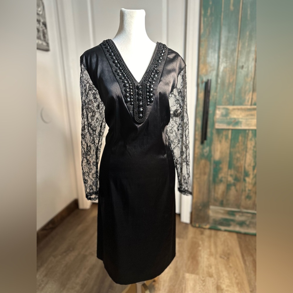Black Modal Satin
Bead V Neck tunic dress lace sleeves woman size 16 - Picture 4 of 16
